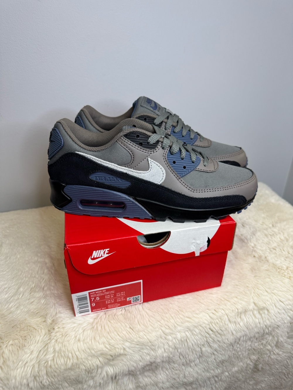 New men’s Nike Air Max 90 - - Picture 7 of 7